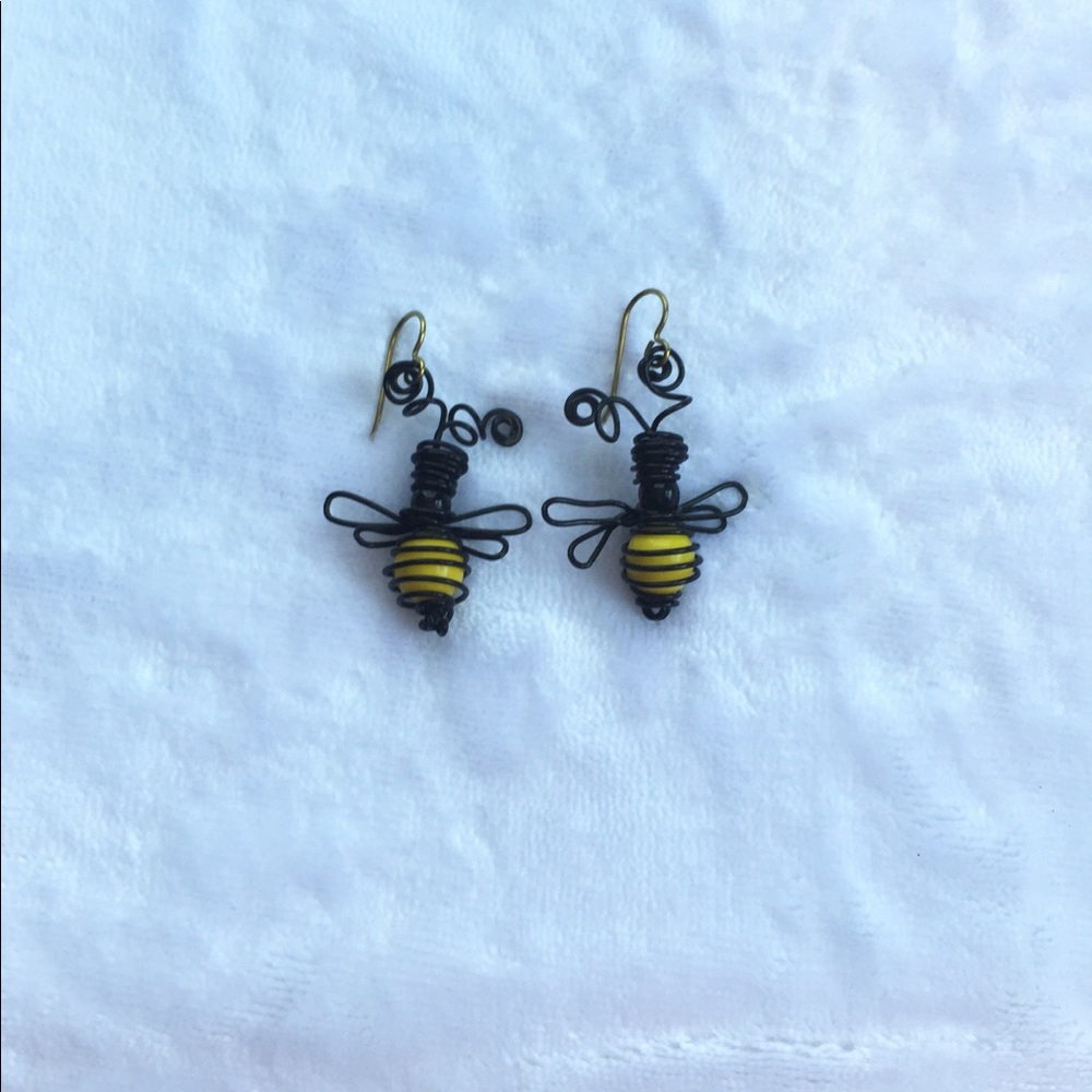 🌸 Handmade Bee Earrings